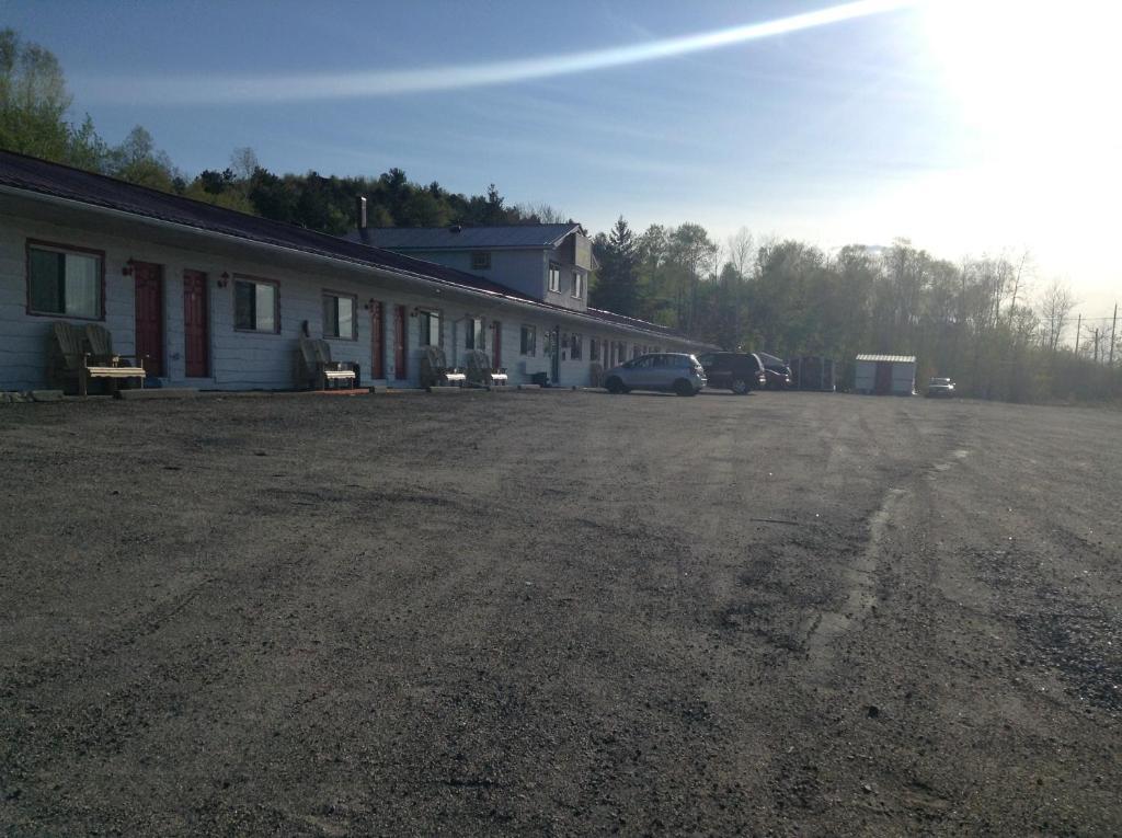Richard Lake Motel Coniston Exterior foto